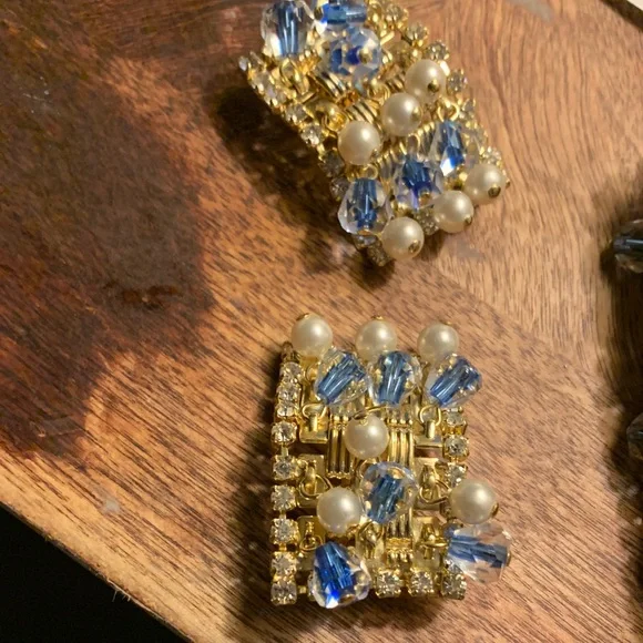 Vintage Hobe Pearl & Gold With Blue Rhinestones Bracelet & Earrings Set - Picture 3 of 7